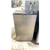 Image 1 : INSIGNIA MINI FRIDGE