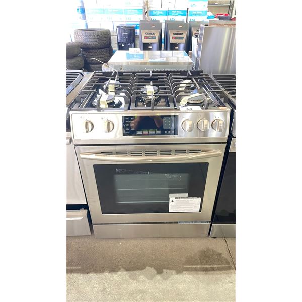 INSIGNIA GAS STOVE WITH CONVECTION OVEN