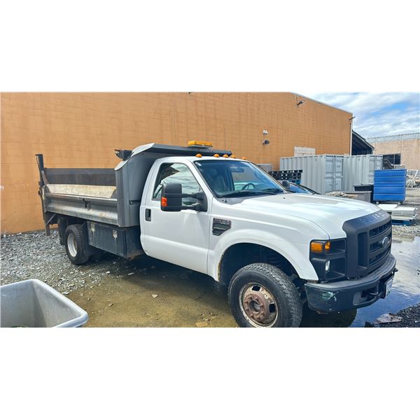 2008 FORD F350, SUPER DUTY, DUMP TRUCK, WHITE, VIN 1FD3F37548ED22035,