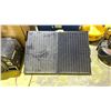 Image 1 : 2 SOLAR PANELS