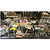 Image 2 : SHELF LOT OF PAINT BRUSHES