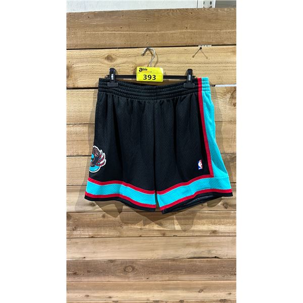 NEW MITCHELL AND NESS HARDWOOD CLASSICS VANCOUVER GRIZZLIES SHORTS SIZE L