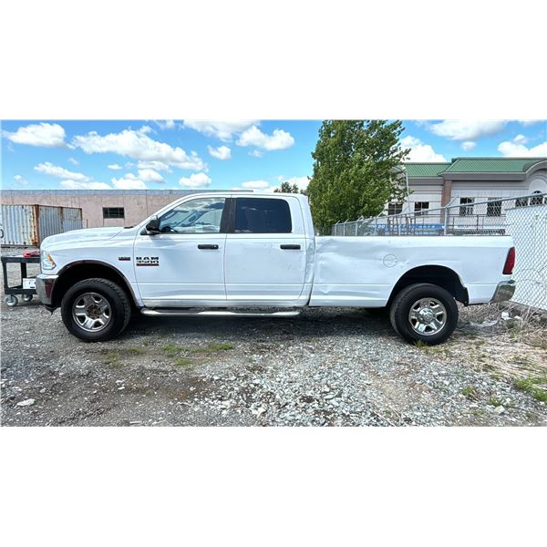 *R* 2014 DODGE/RAM 3500 HEMI, HEAVY DUTY, PICK UP, WHITE, VIN 3C63R3HT8EG307512,