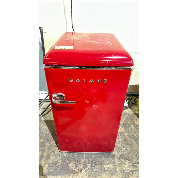 GALANZ MINI FRIDGE *HANDLE BROKEN*