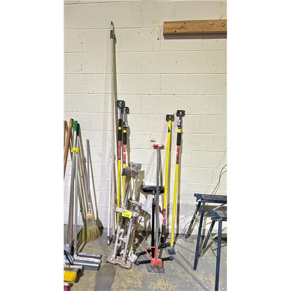 LOT OF QUICK SUPPORT RODS AND MORE