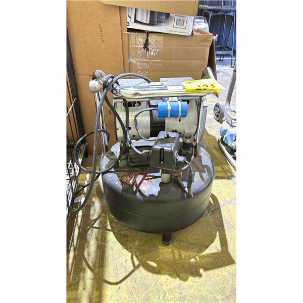 AIR COMPRESSOR