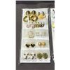Image 2 : 24 PAIRS OF EARRINGS