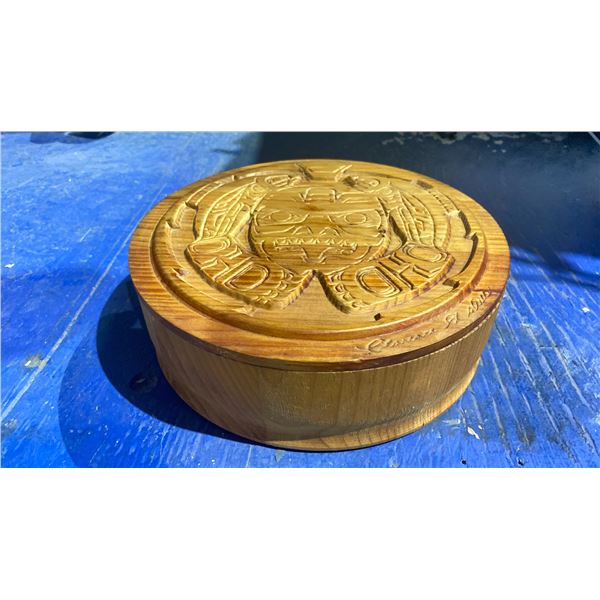 CLARENCE WELLS NORTHWEST COAST FIRST NATIONS CARVED CEDAR LIDDED BOX SIGNED