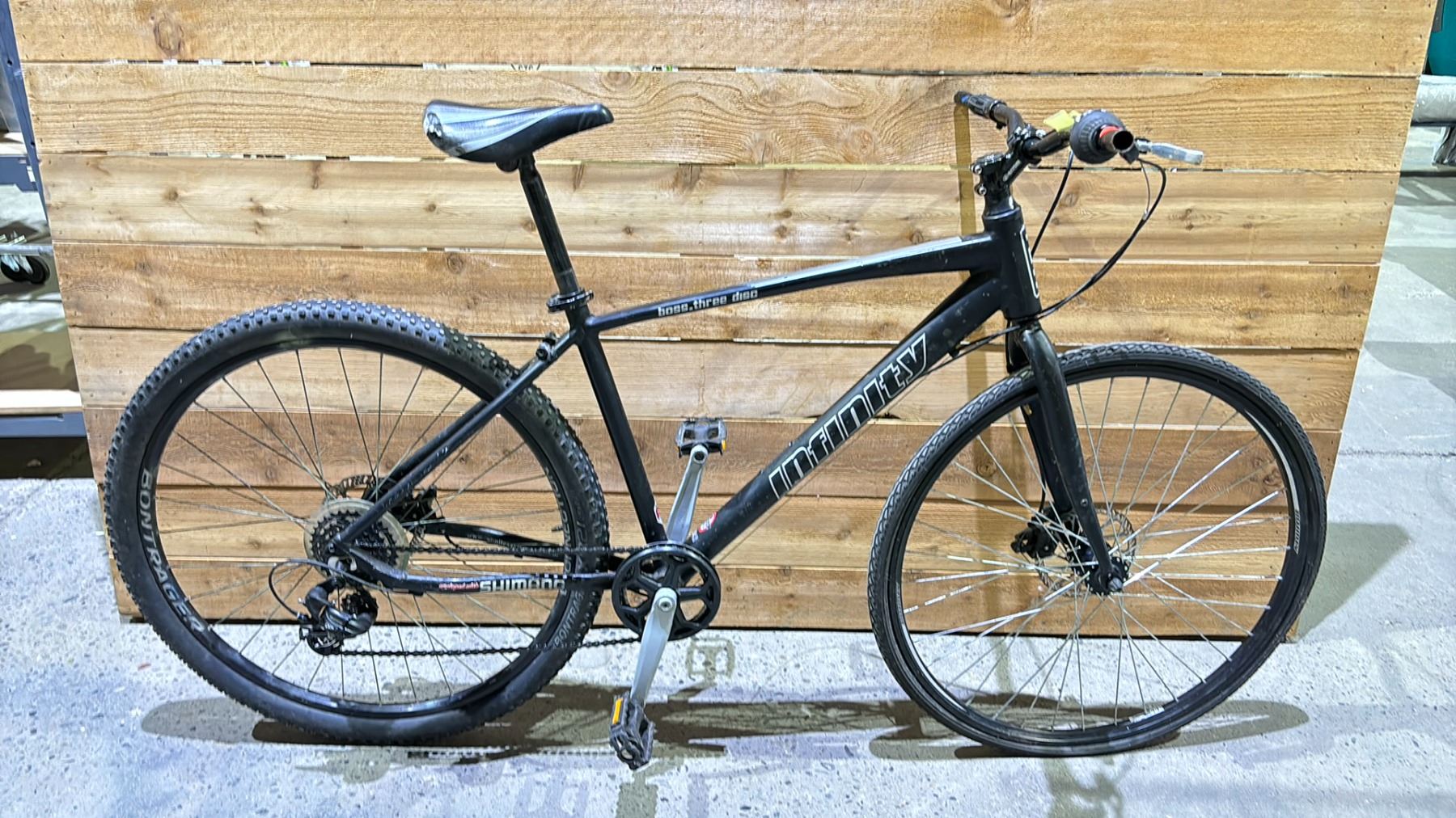 INFINITY BOSS THREE DISC 7 BIKE *WITH MISMATCH TIRES* - Able Auctions