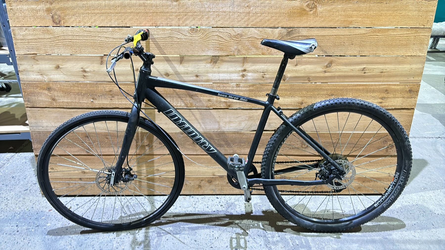 INFINITY BOSS THREE DISC 7 BIKE *WITH MISMATCH TIRES* - Able Auctions