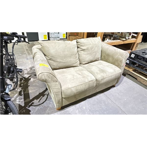 FABRIC LOVE SEAT