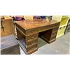 Image 2 : WOODEN DESK