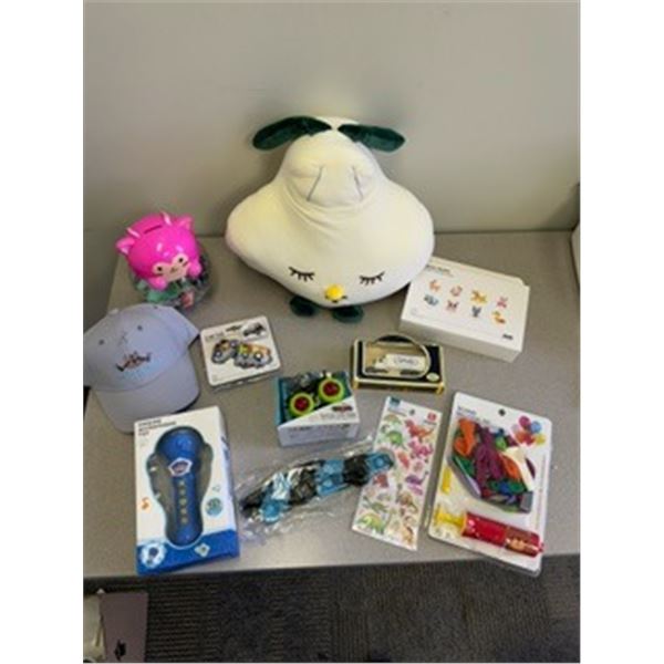 BAG OF ASSORTED ITEMS