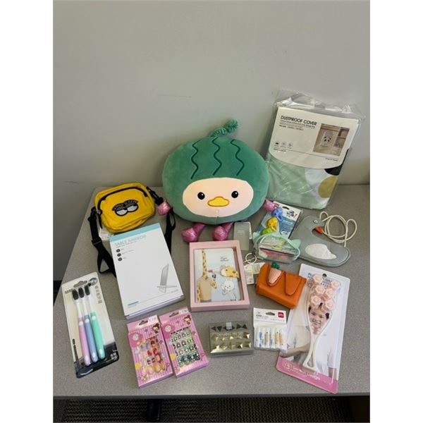 BAG OF ASSORTED ITEMS