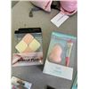 Image 2 : BAG OF ASSORTED ITEMS
