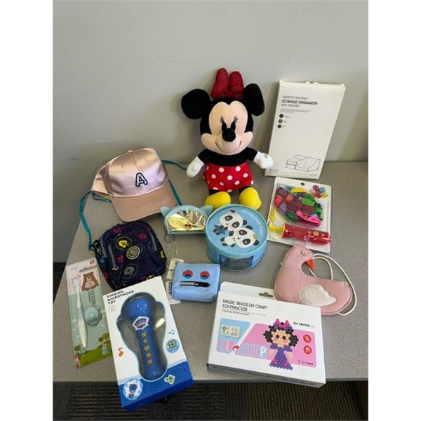 BAG OF ASSORTED ITEMS