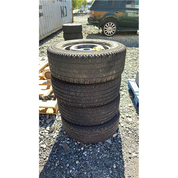 4 TOYO H09 235/65R16C ON METAL 5 BOT RIMS