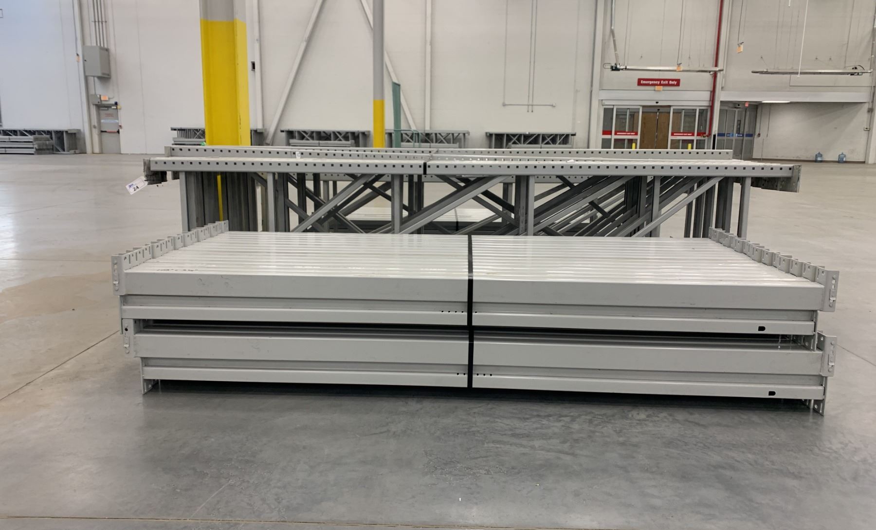 14 BAYS GREY INDUSTRIAL PALLET RACKING (15) UPRIGHTS 144