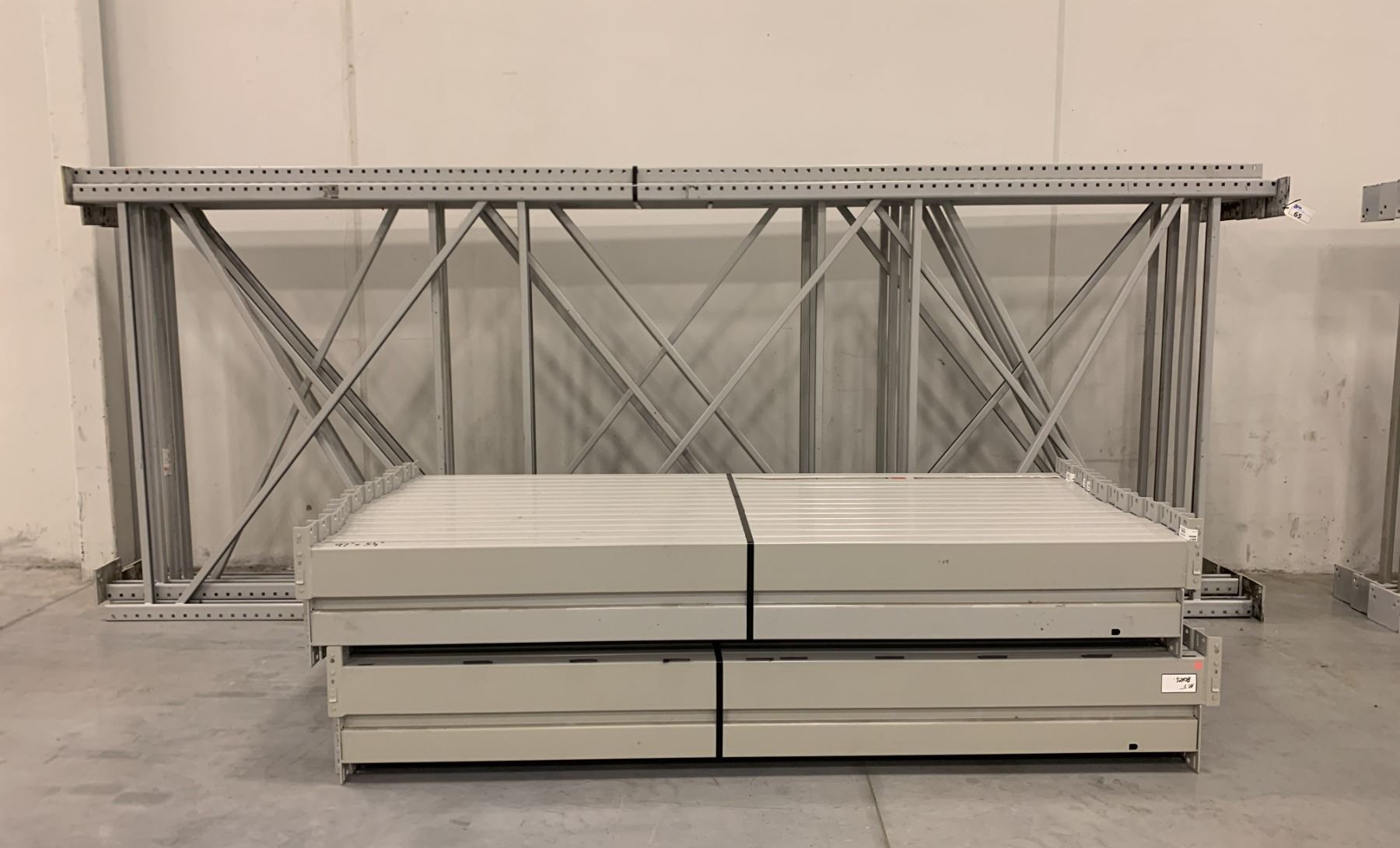 6 BAYS GREY INDUSTRIAL PALLET RACKING (7) UPRIGHTS 16FT X 6FT AND (60 ...