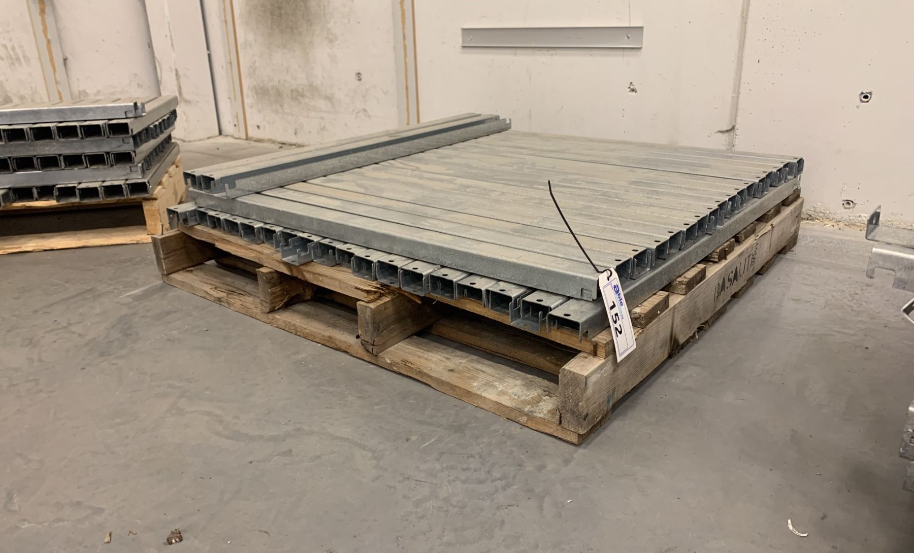 GALVANIZED PALLET RACKING 38