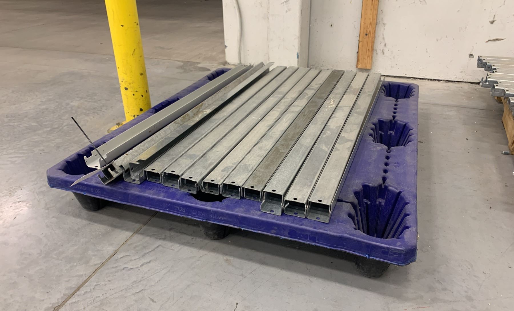 GALVANIZED PALLET RACKING 44