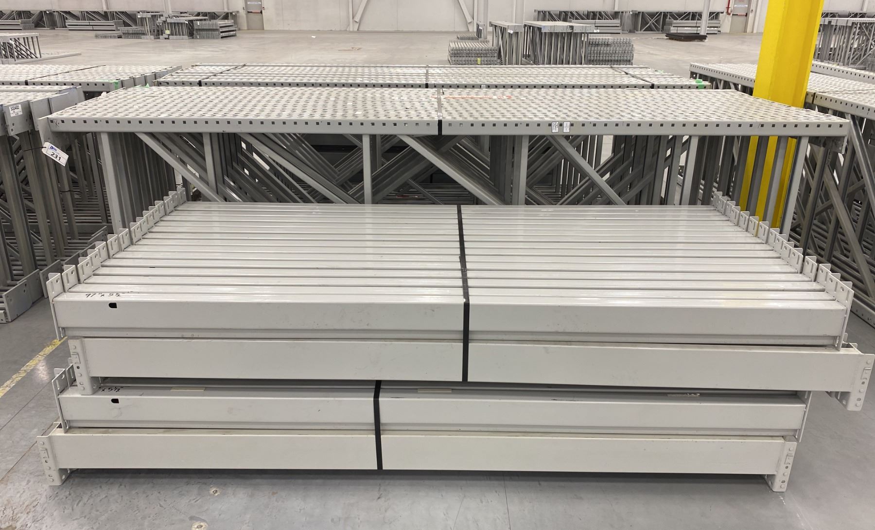 14 BAYS GREY INDUSTRIAL PALLET RACKING (15) UPRIGHTS 144