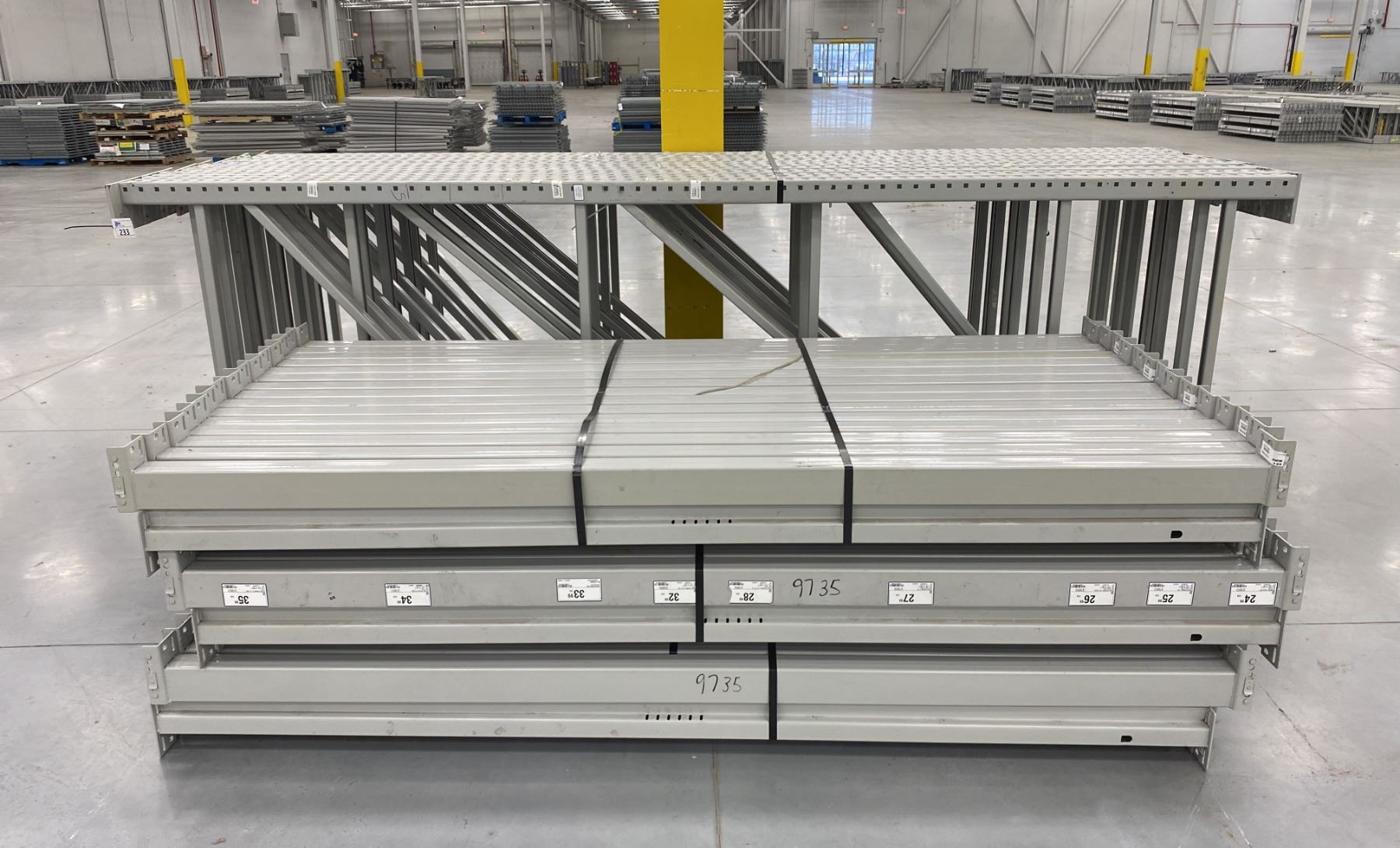 14 BAYS GREY INDUSTRIAL PALLET RACKING (15) UPRIGHTS 144