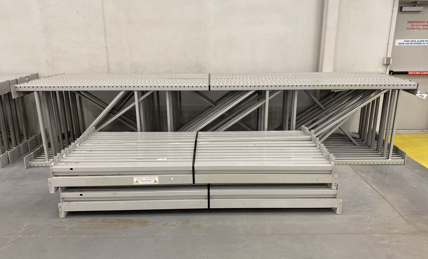 14 BAYS GREY INDUSTRIAL PALLET RACKING (15) UPRIGHTS 192