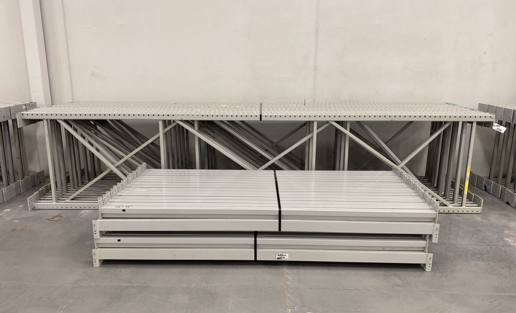 14 BAYS GREY INDUSTRIAL PALLET RACKING (15) UPRIGHTS 192