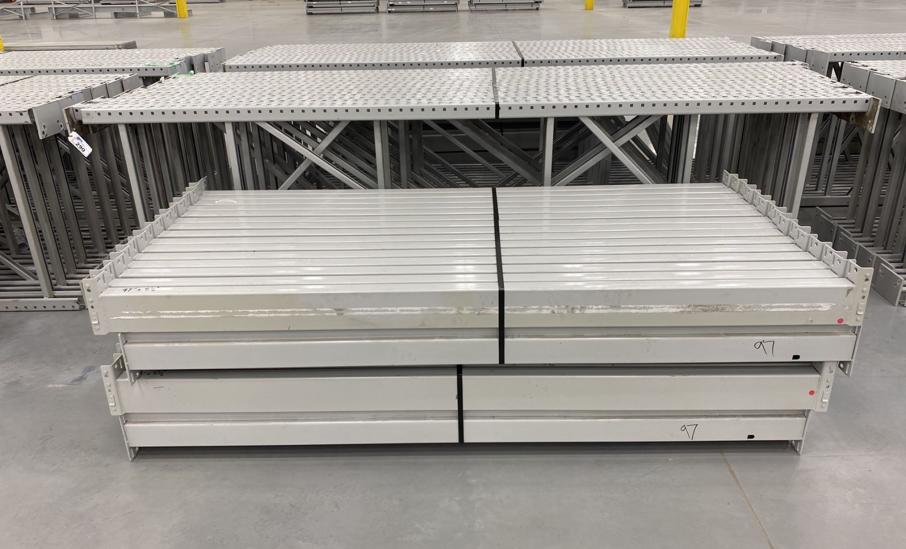 14 BAYS GREY INDUSTRIAL PALLET RACKING (15) UPRIGHTS 144