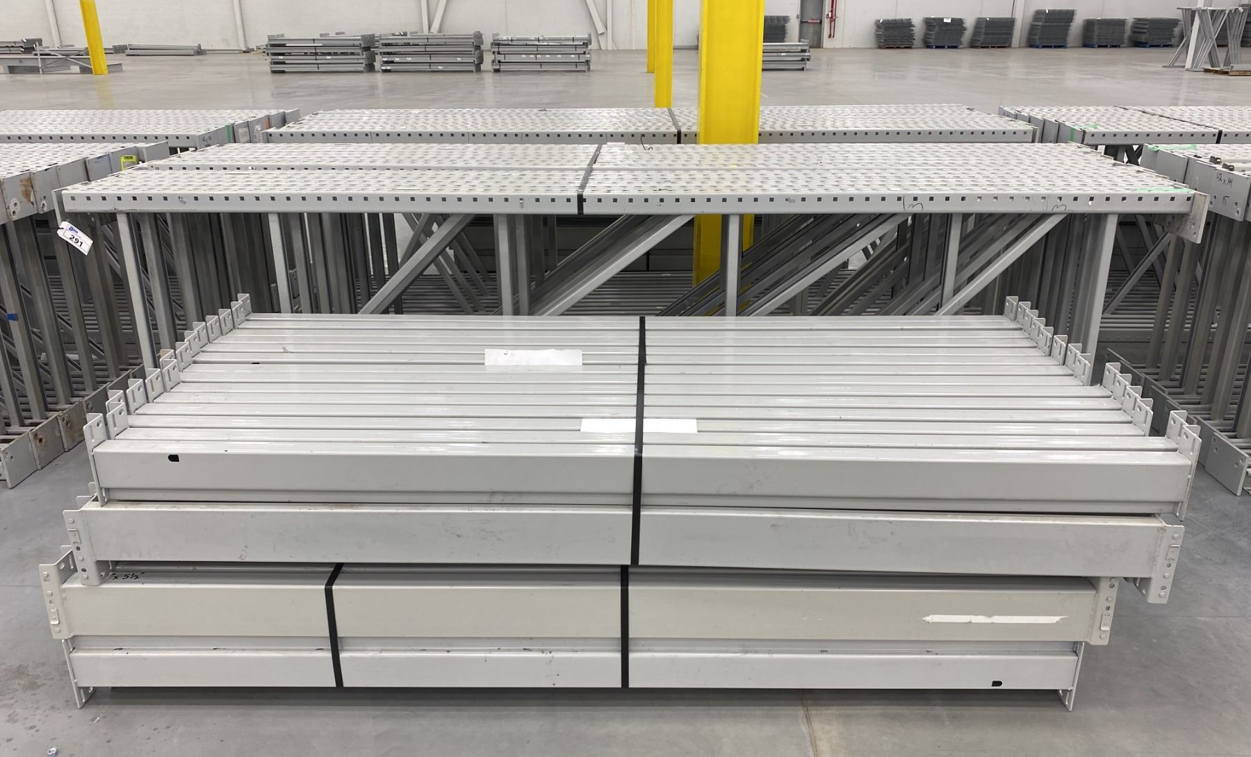 14 BAYS GREY INDUSTRIAL PALLET RACKING (15) UPRIGHTS 144