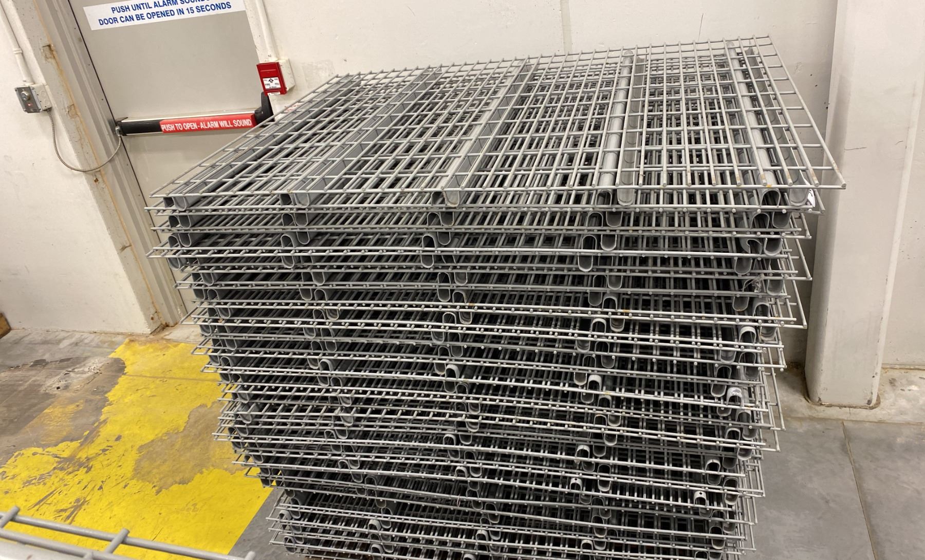 PALLET RACKING WIRE MESH DECKING PANELS 38