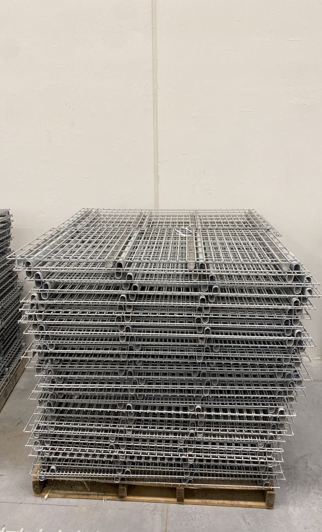 PALLET RACKING WIRE MESH DECKING PANELS 24
