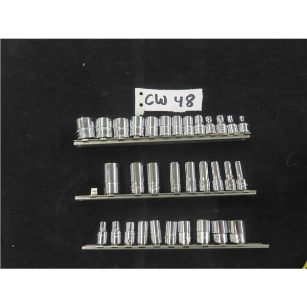 32 Snap On 1/4  Sockets - Metric + Standard