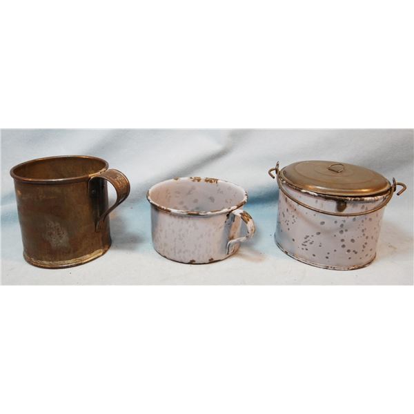 3 pcs: US Cavalry 4" coffee cup, embossed US; 3" enameled cup; 3 «" enameled lidded container