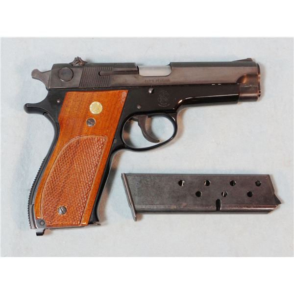 Smith & Wesson 39-2, 9 mm, s#A296275, made 1971, 2 clips, new in box, unfired, original box & papers
