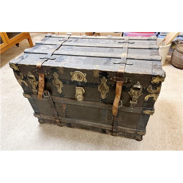 Flat top steamer trunk w/original leather handles & straps, on casters, 34  x 23  x 20 