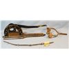 Image 1 : 3 pcs: branding iron 4 hanging G, 7"; Star tobacco cutter; bundle of vintage barbed wire, 20" pcs.