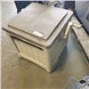 Image 2 : LIDDED HOSE REEL W/ HOSES