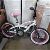 Image 1 : GIRLS HELLO KITTY BIKE
