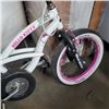 Image 2 : GIRLS HELLO KITTY BIKE