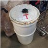 Image 2 : METAL DRUM AND LIDDED STORAGE BIN