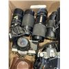 Image 2 : BOX OF ASSORTED VINTAGE 35MM CAMERAS