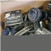 Image 2 : BOX OF ASSORTED VINTAGE 35MM CAMERAS