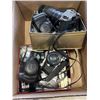 Image 1 : BOX OF ASSORTED VINTAGE 35MM CAMERAS