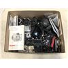 Image 1 : BOX OF ASSORTED VINTAGE 35MM CAMERAS