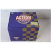 Image 2 : Action Platinum Series Racing Collectibles - Small Soldiers - Bobby Labonte 1/4 Scale Helmet Limited