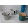 Image 2 : (5) Cups - (2) Plastic Drink Containers w/Straws