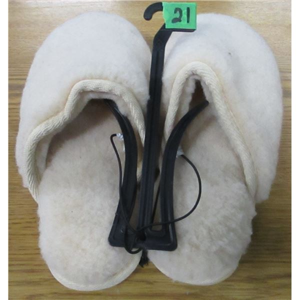 NEW:  CREAM COLOR SLIPPERS (SIZE 6)