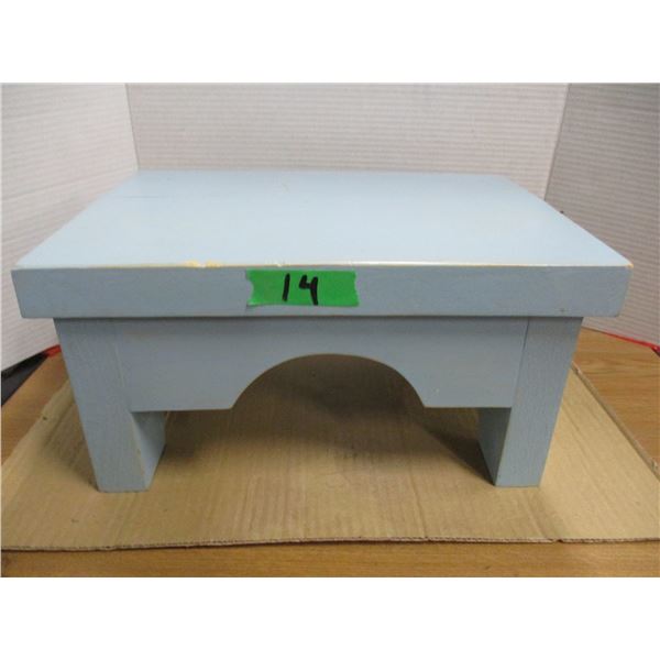 ESTATE:  BLUE STOOL